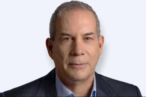 名记：道奇执行副总裁朗-罗森或将参与湖人日常运营