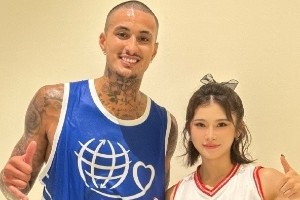 bob半岛体育-跨界联动！吴艳妮晒与库兹马、杰伦-布朗、姚明等人的合照