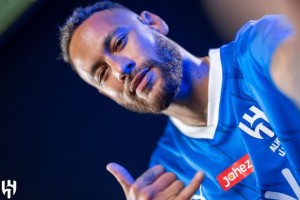 bob半岛体育官方网站-内马尔淘金究竟挣多少？豪宅豪车衣食住行全报销？