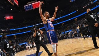 bob半岛体育官方网站-单场45分再现疯狂表演，入围75大库里不负盛名