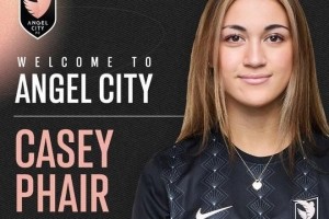 bob半岛体育官网-颜值不错！17岁韩国女足混血国脚上演NWSL首秀