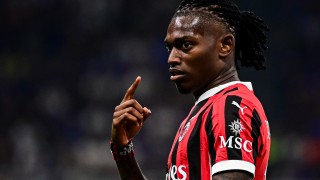 bob半岛体育官网-莱奥积极恢复力争下轮复出，对阵博洛尼亚前仍进行个人训练