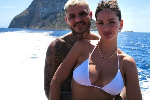 🤭二弟有福了！伊卡尔迪女友晒度假照大秀身材，俩人深情拥吻