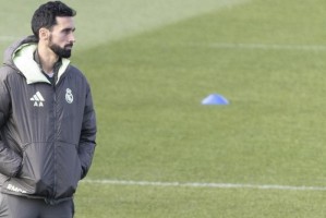 bob半岛体育官方网站-不怕窥探，世体：阿韦洛亚恢复球队前往欧冠对手主场进行训练