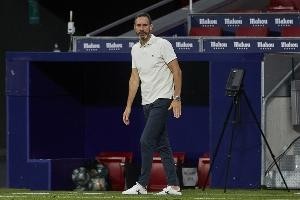 bob半岛体育-奥萨苏纳主帅：曾请求不要在今天踢但未被采纳 不会对此过多纠结